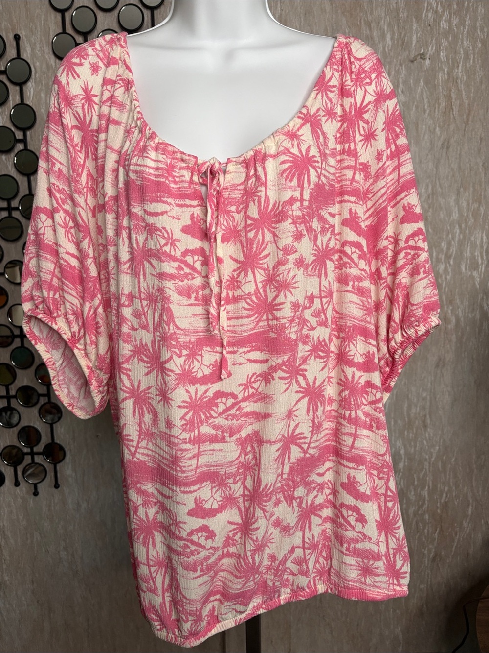Torrid Pink and Cream Tropical Palm tree 🌴 Tie-Neck Blouse